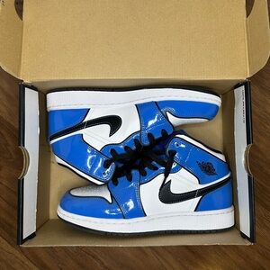 Nike Air Jordan 1 Mid SE (GS) - Signal Blue/Black-White